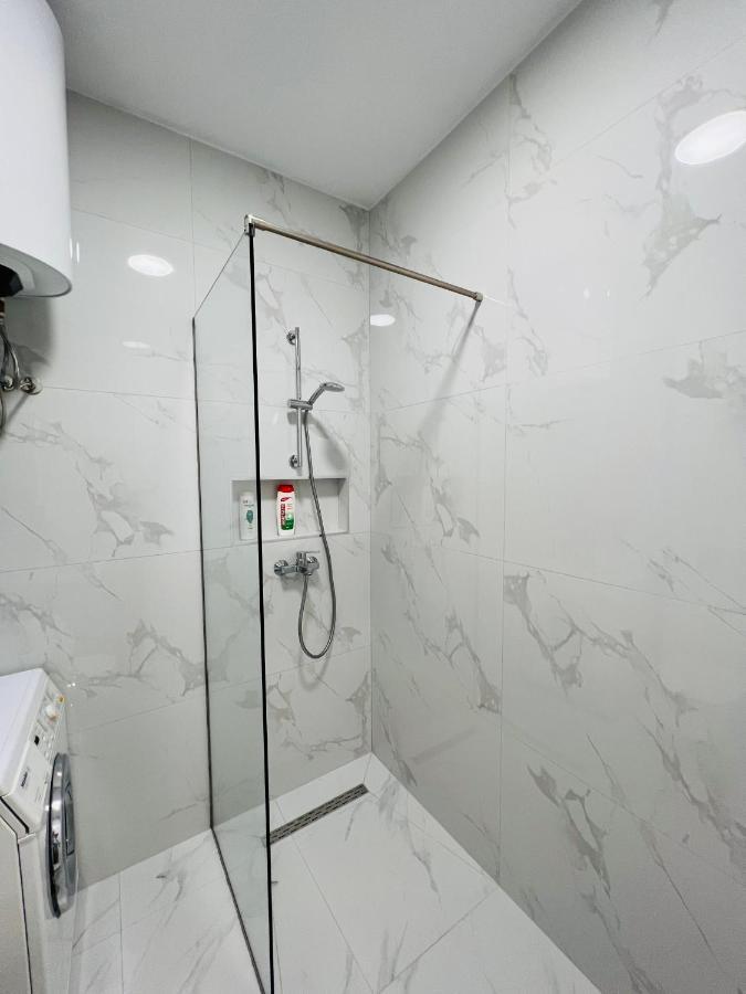 Lovely Apartment, Free Parking Apartment Tirana